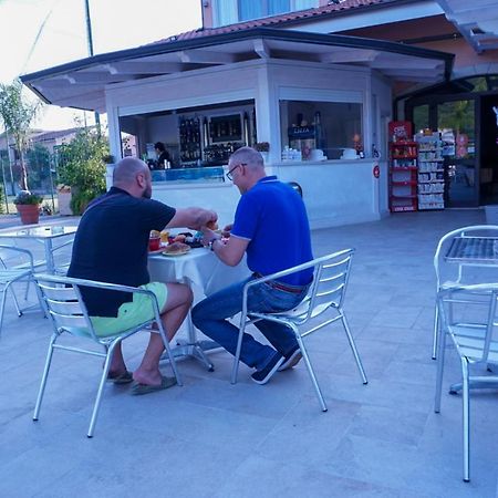 Kavani Pizzo  Exterior foto